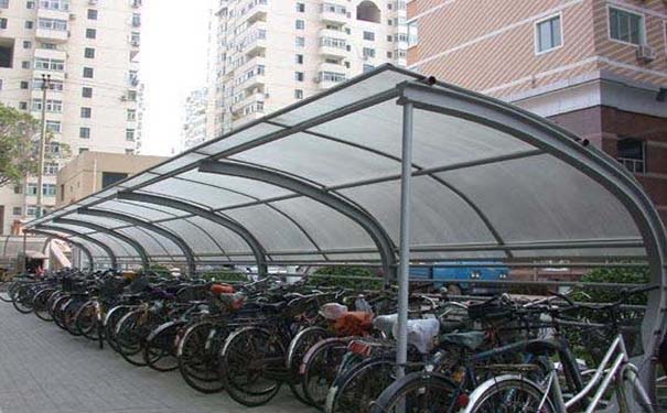 陽光板車棚